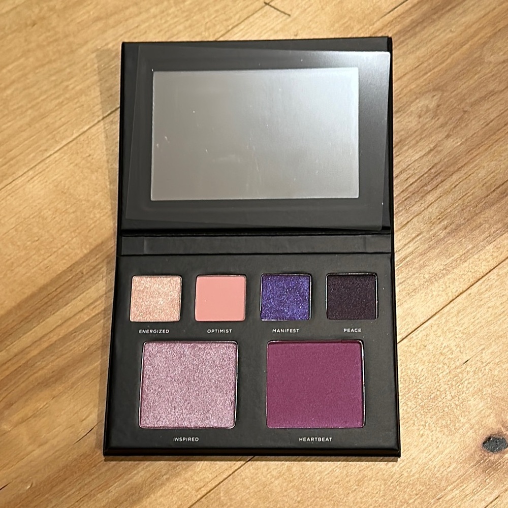 Deck of Scarlet Face Palette